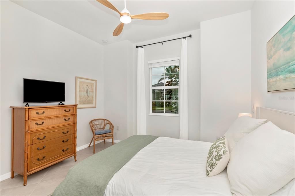 В аренду: $8,000 (3 спален, 3 ванн, 2247 Квадратных фут)