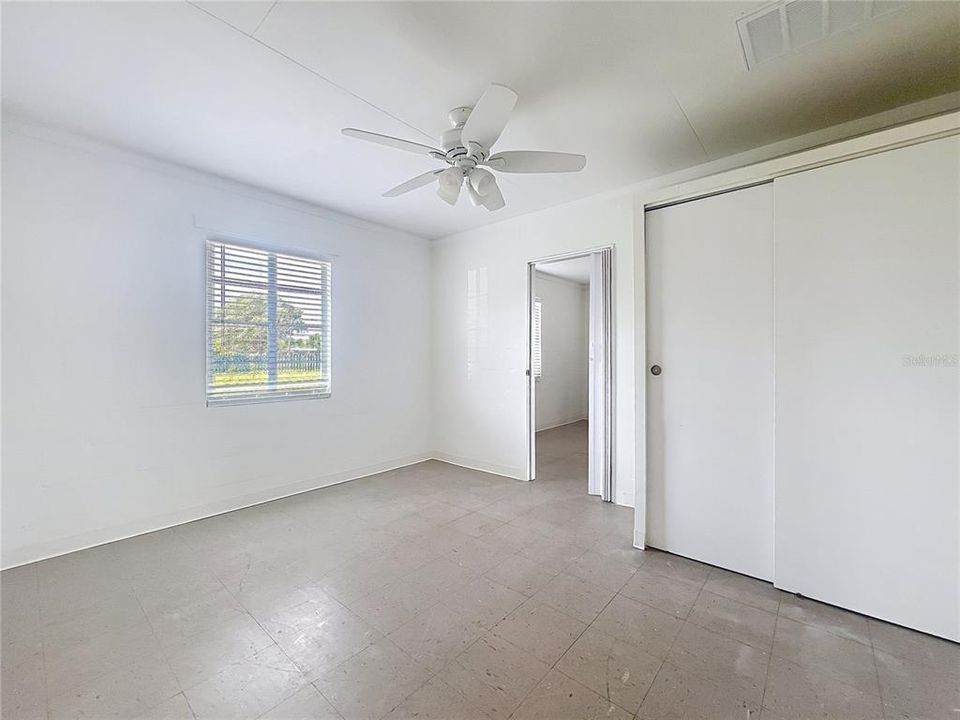 For Rent: $1,100 (1 beds, 1 baths, 1008 Square Feet)