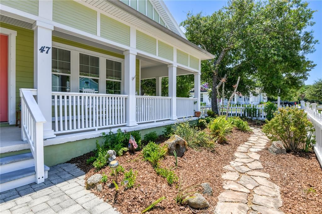 Active With Contract: $669,000 (3 beds, 2 baths, 2070 Square Feet)