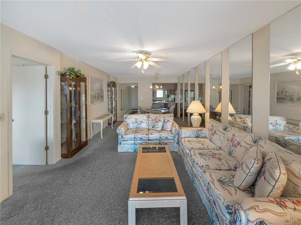 待售: $139,000 (2 贝兹, 2 浴室, 1056 平方英尺)