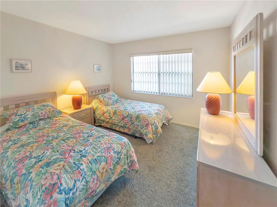 待售: $139,000 (2 贝兹, 2 浴室, 1056 平方英尺)