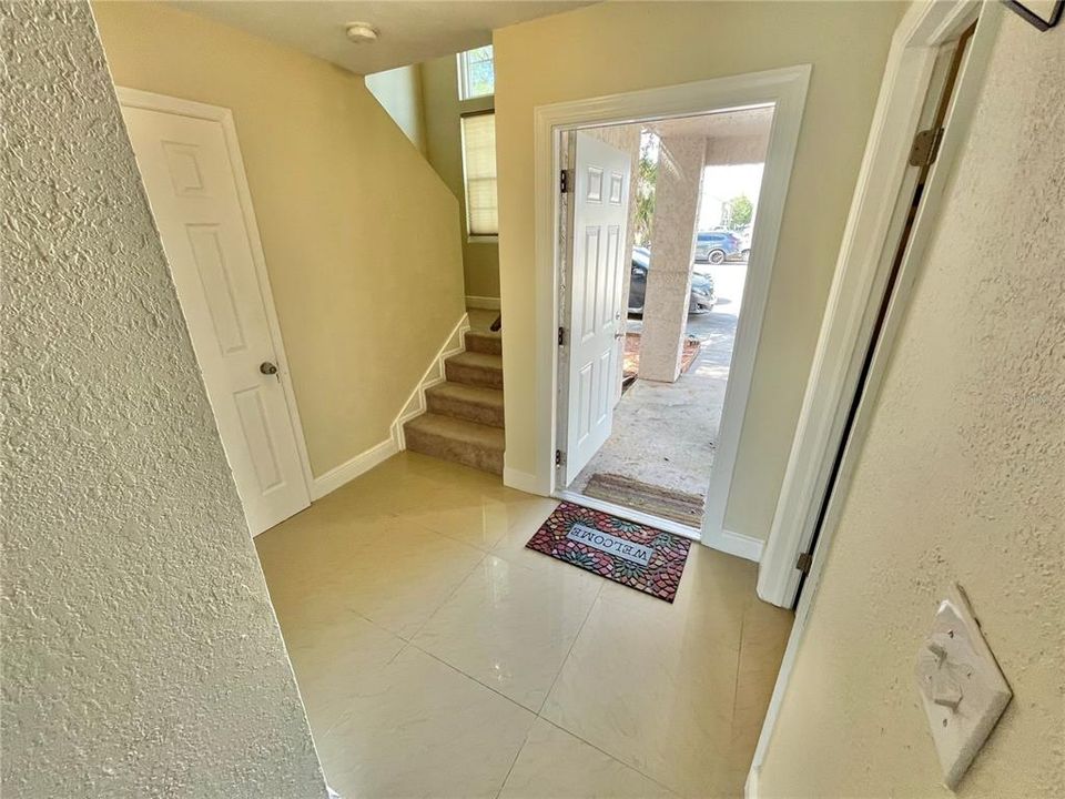 For Sale: $239,900 (2 beds, 2 baths, 1200 Square Feet)