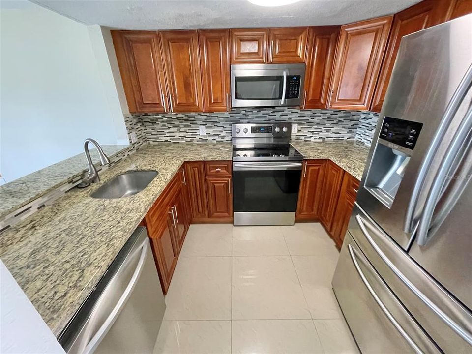 For Sale: $239,900 (2 beds, 2 baths, 1200 Square Feet)