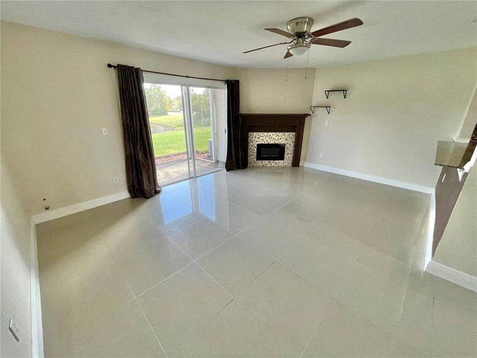 For Sale: $239,900 (2 beds, 2 baths, 1200 Square Feet)