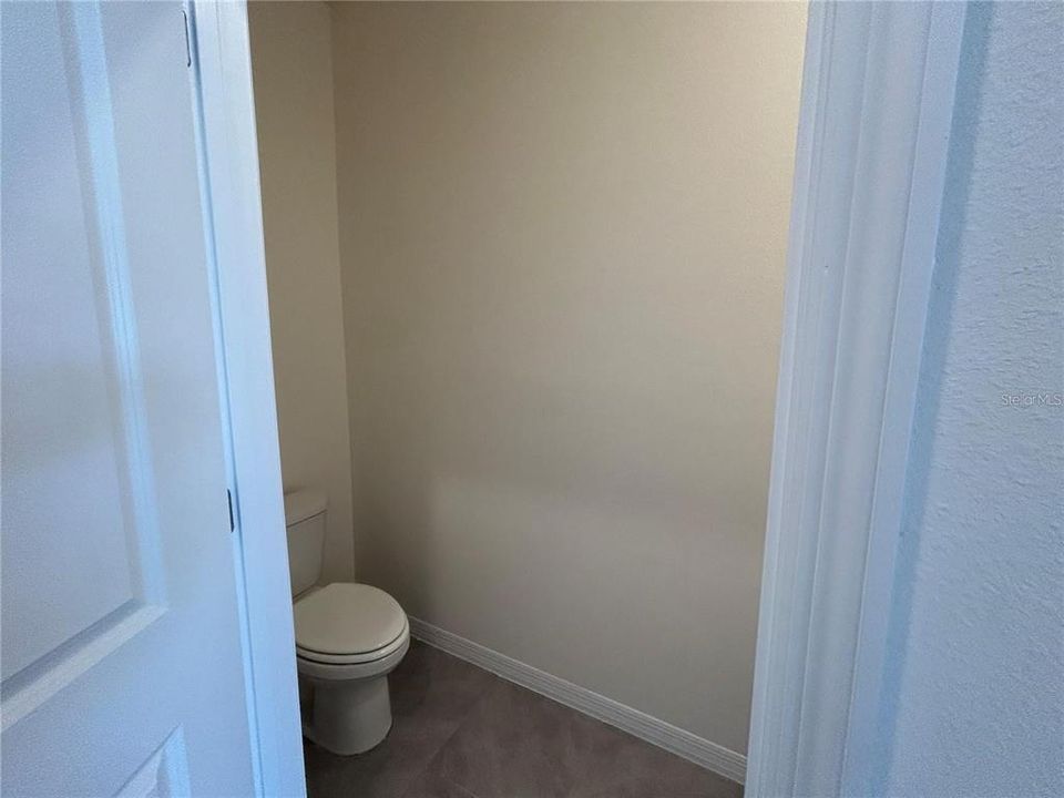 合同活跃: $2,500 (3 贝兹, 2 浴室, 1661 平方英尺)