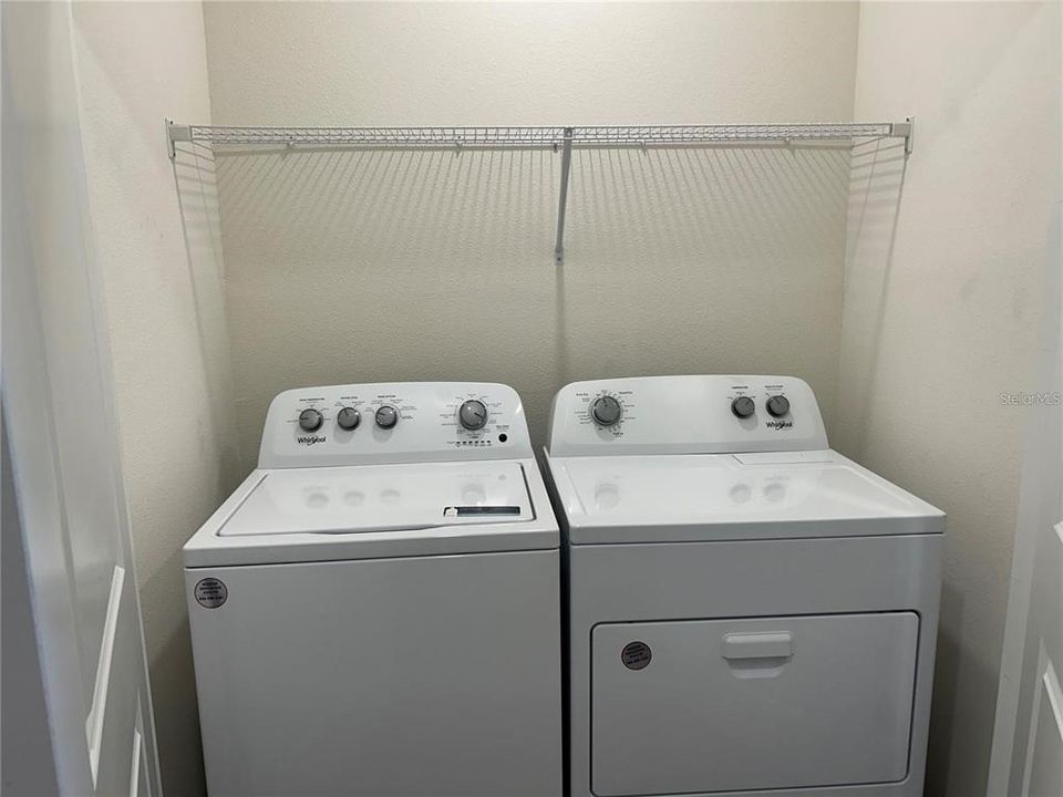 合同活跃: $2,500 (3 贝兹, 2 浴室, 1661 平方英尺)