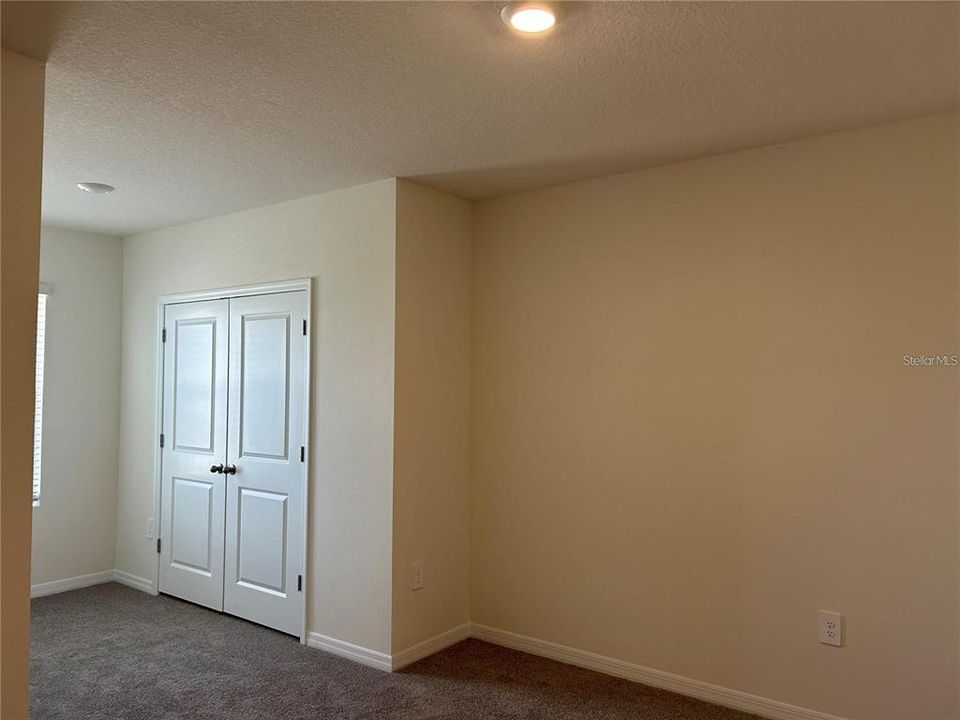 合同活跃: $2,500 (3 贝兹, 2 浴室, 1661 平方英尺)