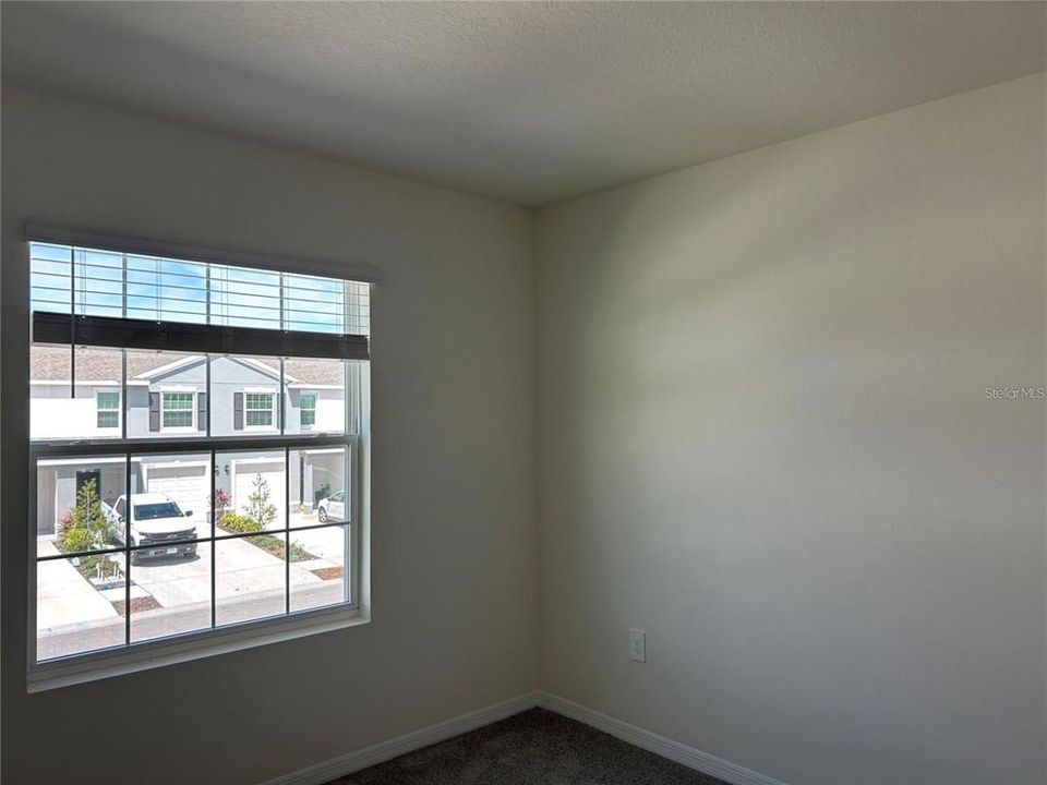 合同活跃: $2,500 (3 贝兹, 2 浴室, 1661 平方英尺)