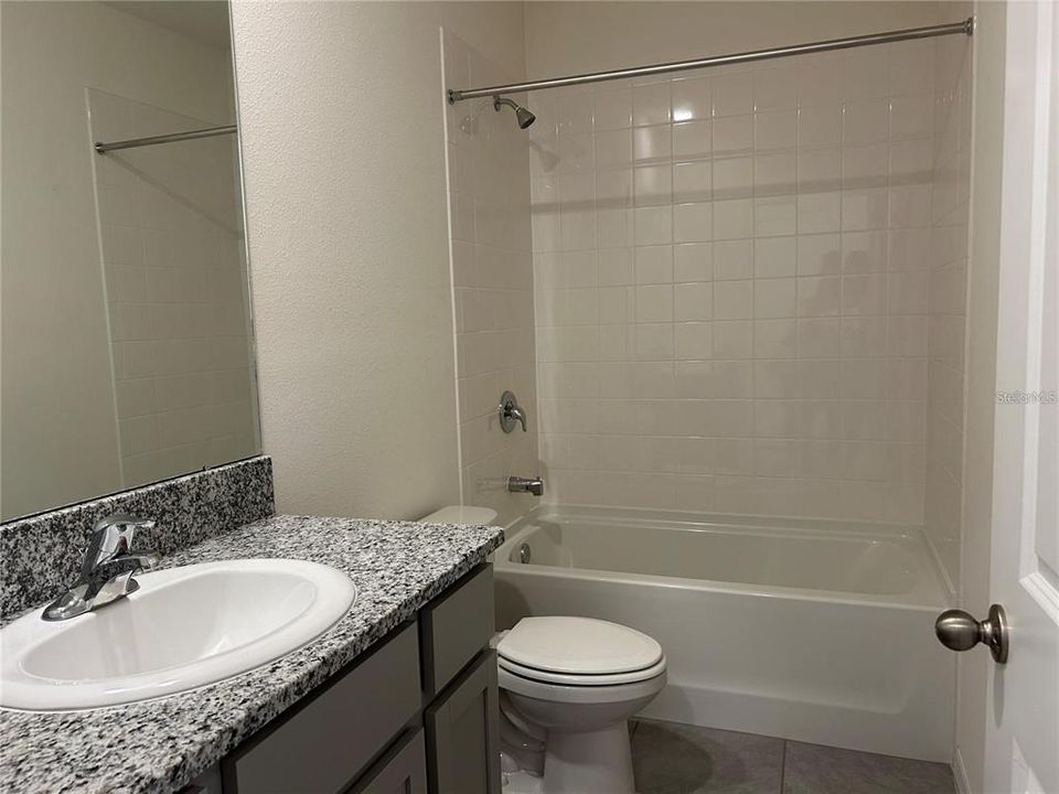 合同活跃: $2,500 (3 贝兹, 2 浴室, 1661 平方英尺)