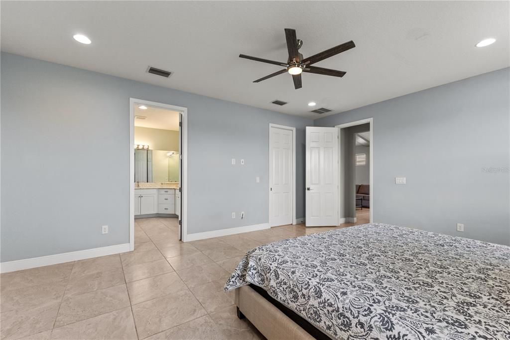 出租: $4,500 (3 贝兹, 3 浴室, 2162 平方英尺)