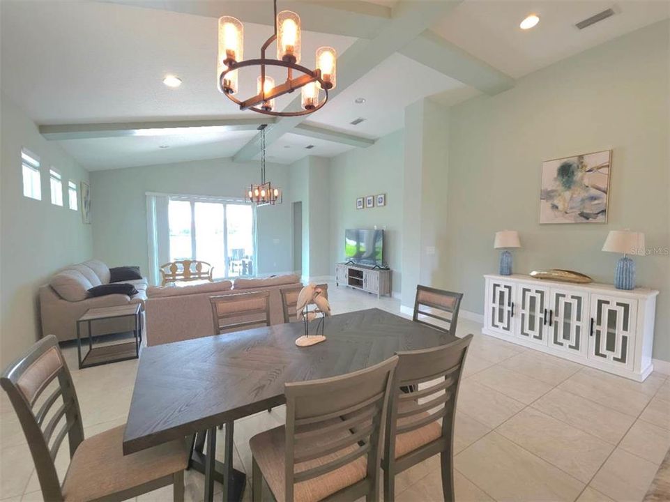 出租: $4,500 (3 贝兹, 3 浴室, 2162 平方英尺)