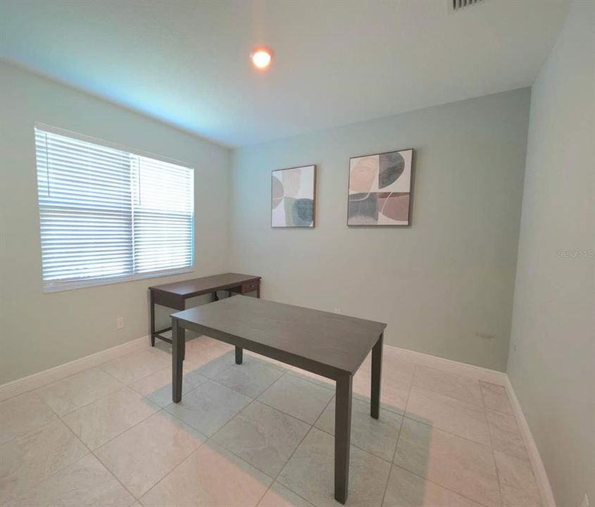 出租: $4,500 (3 贝兹, 3 浴室, 2162 平方英尺)