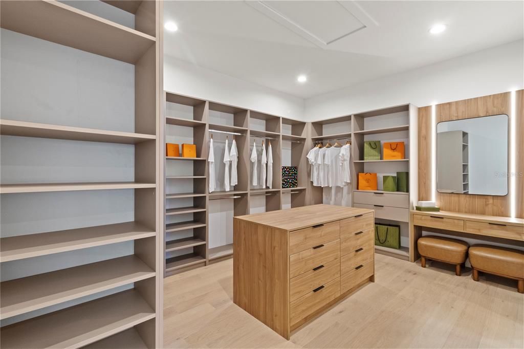 For Sale: $3,700,000 (6 beds, 6 baths, 6202 Square Feet)