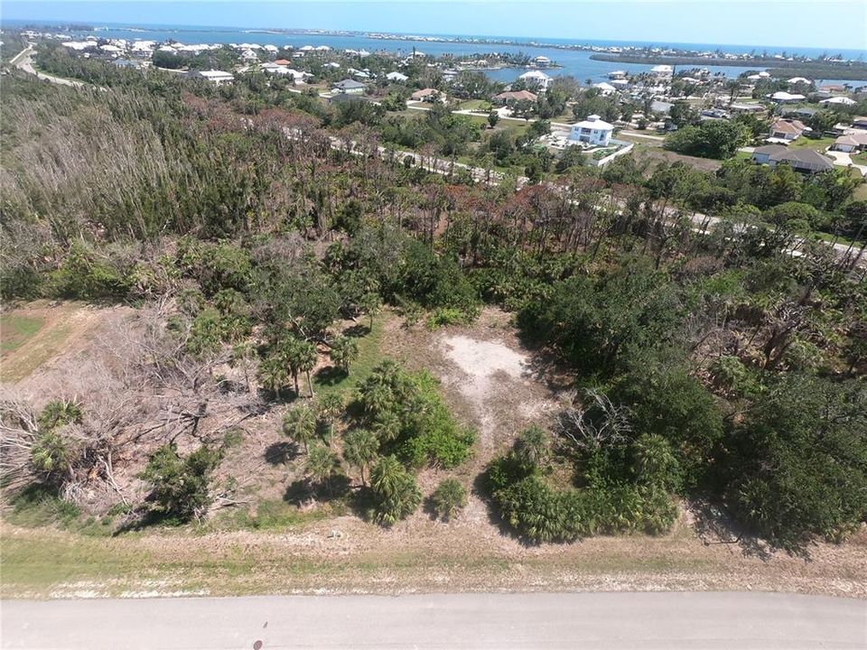 待售: $119,900 (0.43 acres)