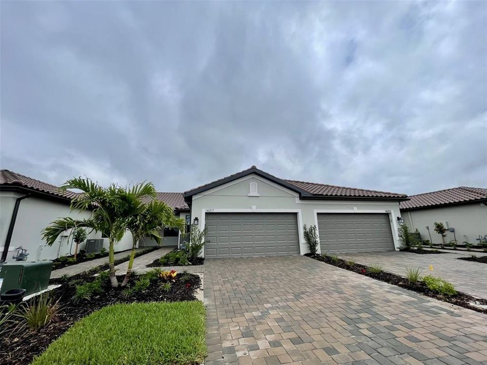 Recently Sold: $399,000 (2 beds, 2 baths, 1448 Square Feet)