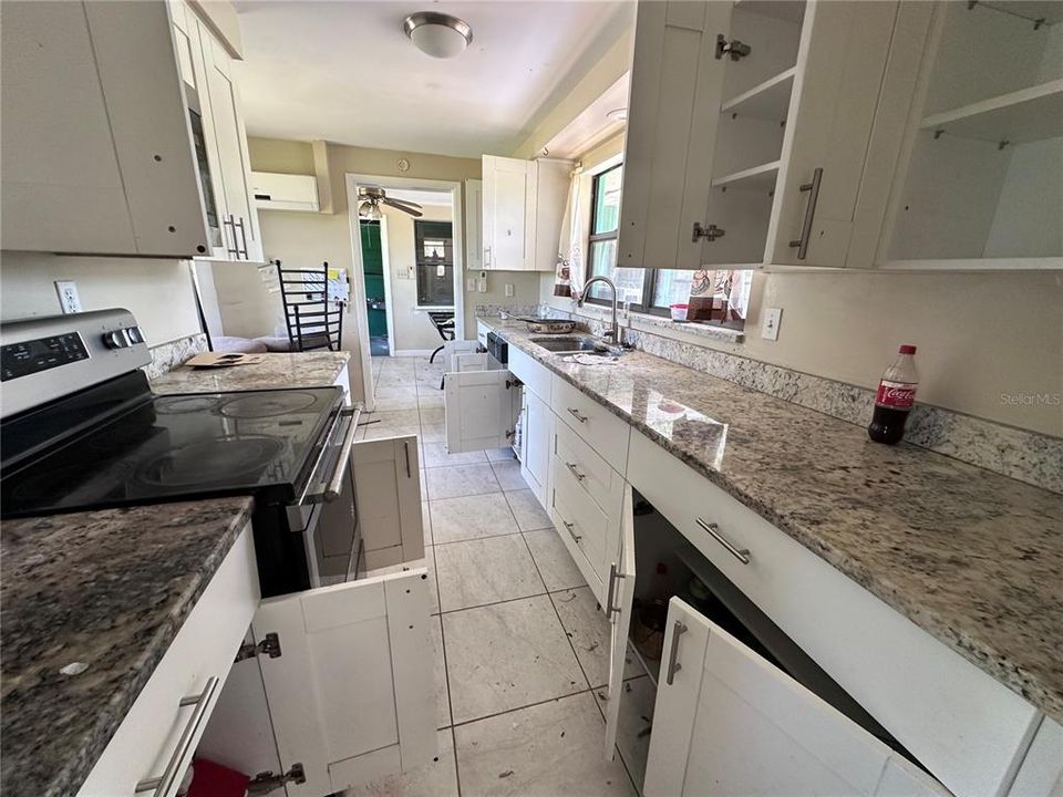 Active With Contract: $325,000 (3 beds, 2 baths, 1315 Square Feet)