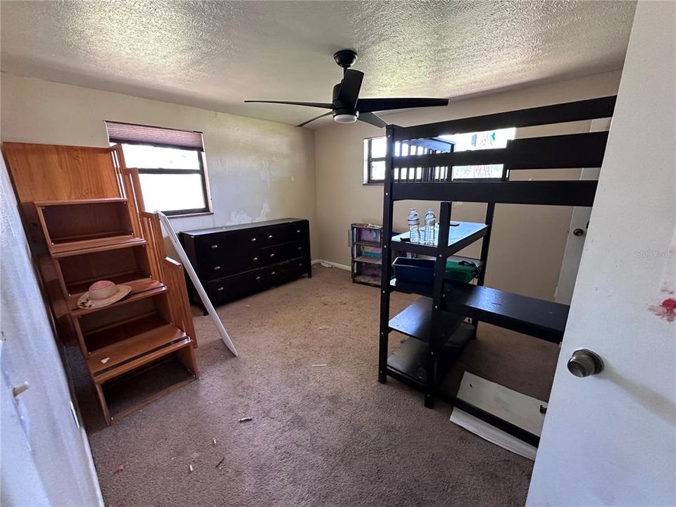 Active With Contract: $325,000 (3 beds, 2 baths, 1315 Square Feet)