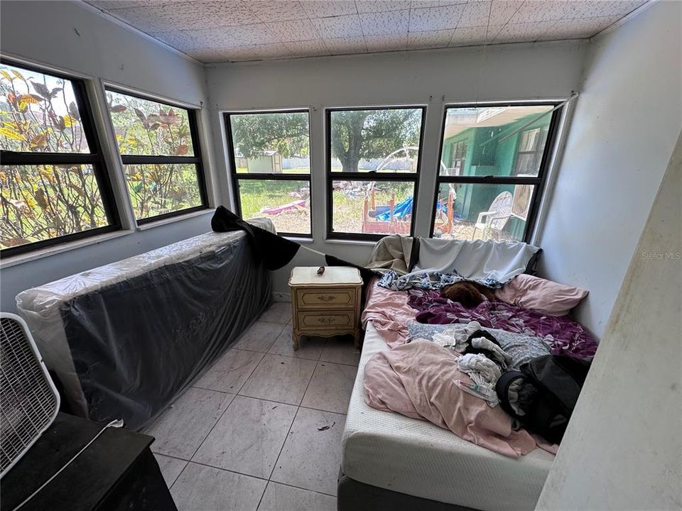 Active With Contract: $325,000 (3 beds, 2 baths, 1315 Square Feet)