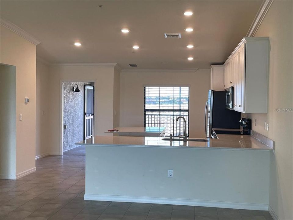 Active With Contract: $2,500 (2 beds, 2 baths, 1336 Square Feet)