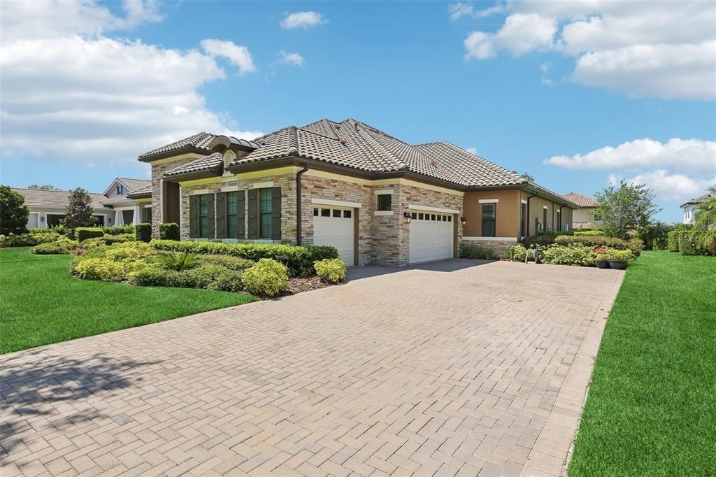 For Sale: $1,100,000 (4 beds, 3 baths, 3627 Square Feet)