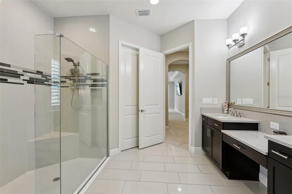 For Sale: $1,100,000 (4 beds, 3 baths, 3627 Square Feet)