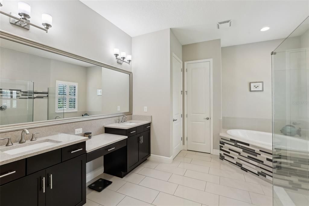 For Sale: $1,100,000 (4 beds, 3 baths, 3627 Square Feet)