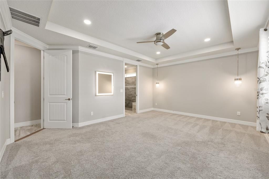 Active With Contract: $534,900 (3 beds, 3 baths, 2501 Square Feet)