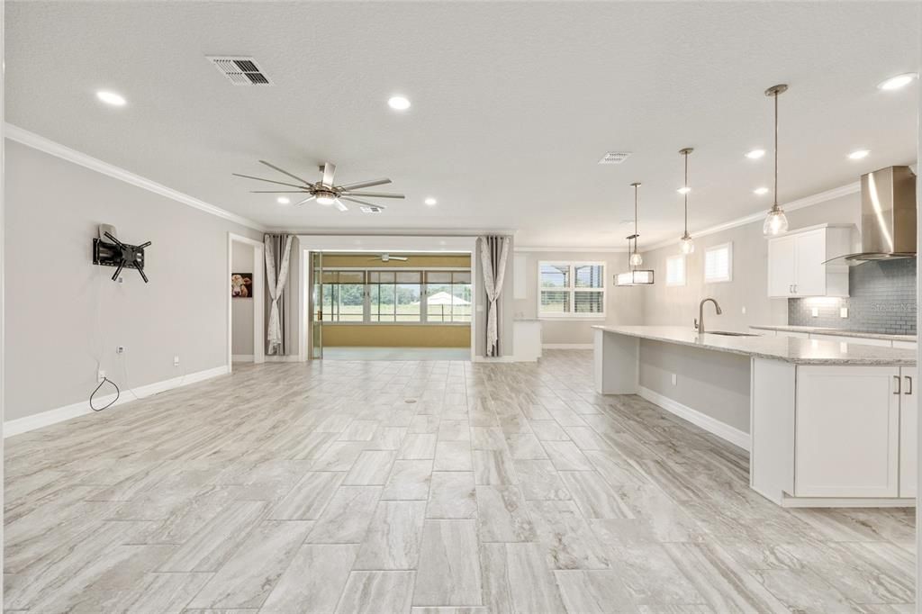 Active With Contract: $534,900 (3 beds, 3 baths, 2501 Square Feet)