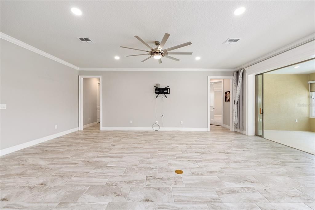 Active With Contract: $534,900 (3 beds, 3 baths, 2501 Square Feet)