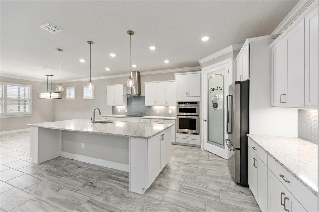 Active With Contract: $534,900 (3 beds, 3 baths, 2501 Square Feet)