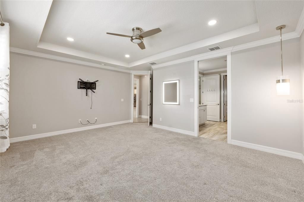 Active With Contract: $534,900 (3 beds, 3 baths, 2501 Square Feet)