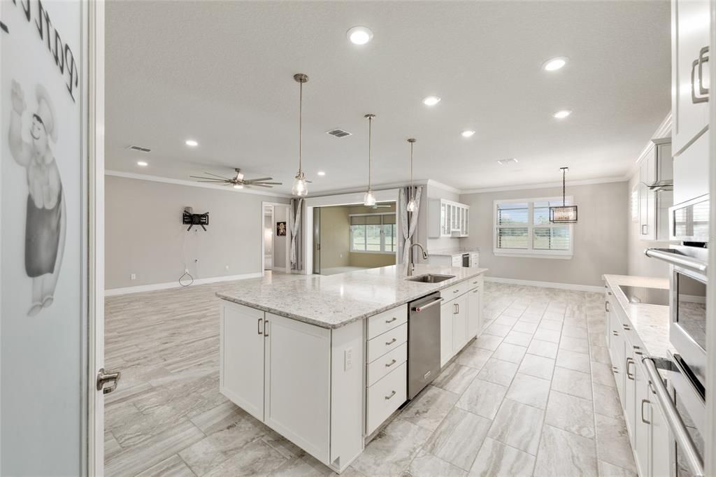 Active With Contract: $534,900 (3 beds, 3 baths, 2501 Square Feet)