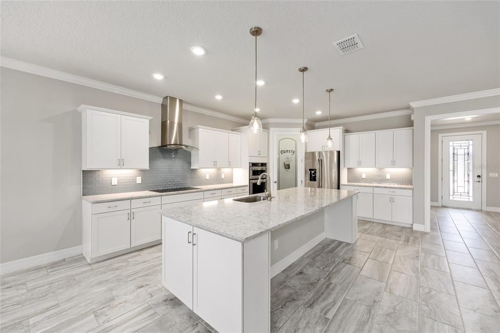 Active With Contract: $534,900 (3 beds, 3 baths, 2501 Square Feet)