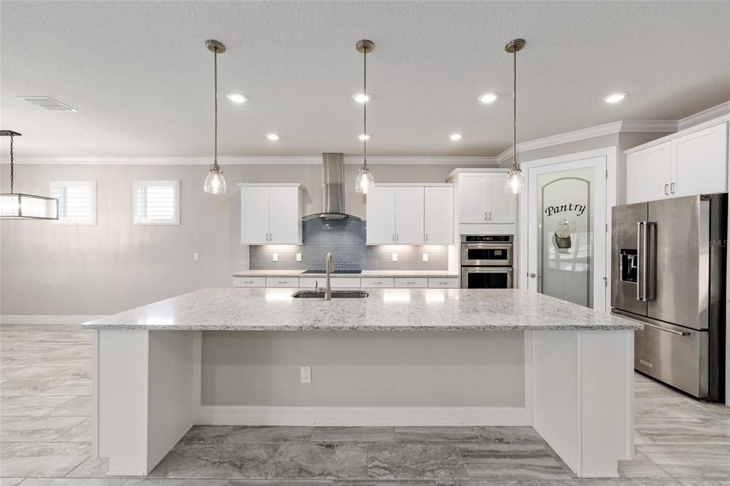 Active With Contract: $534,900 (3 beds, 3 baths, 2501 Square Feet)