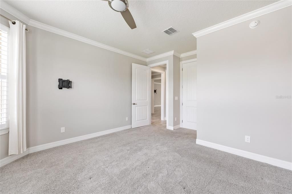 Active With Contract: $534,900 (3 beds, 3 baths, 2501 Square Feet)