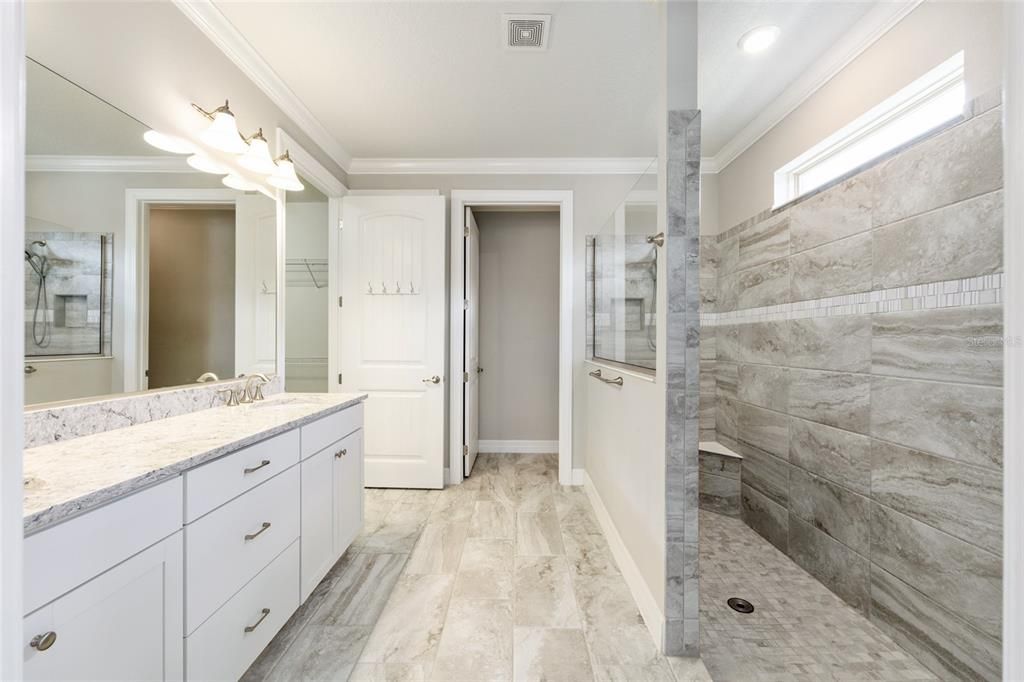 Active With Contract: $534,900 (3 beds, 3 baths, 2501 Square Feet)