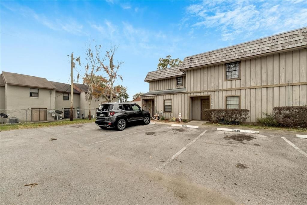 Active With Contract: $575,000 (10 beds, 8 baths, 5514 Square Feet)