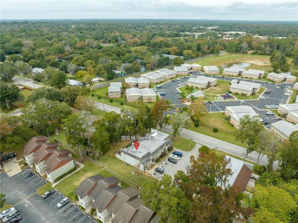 Active With Contract: $575,000 (10 beds, 8 baths, 5514 Square Feet)