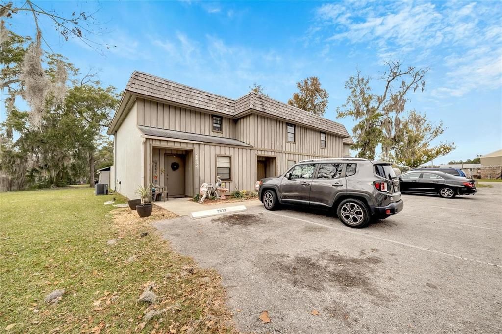 Active With Contract: $575,000 (10 beds, 8 baths, 5514 Square Feet)