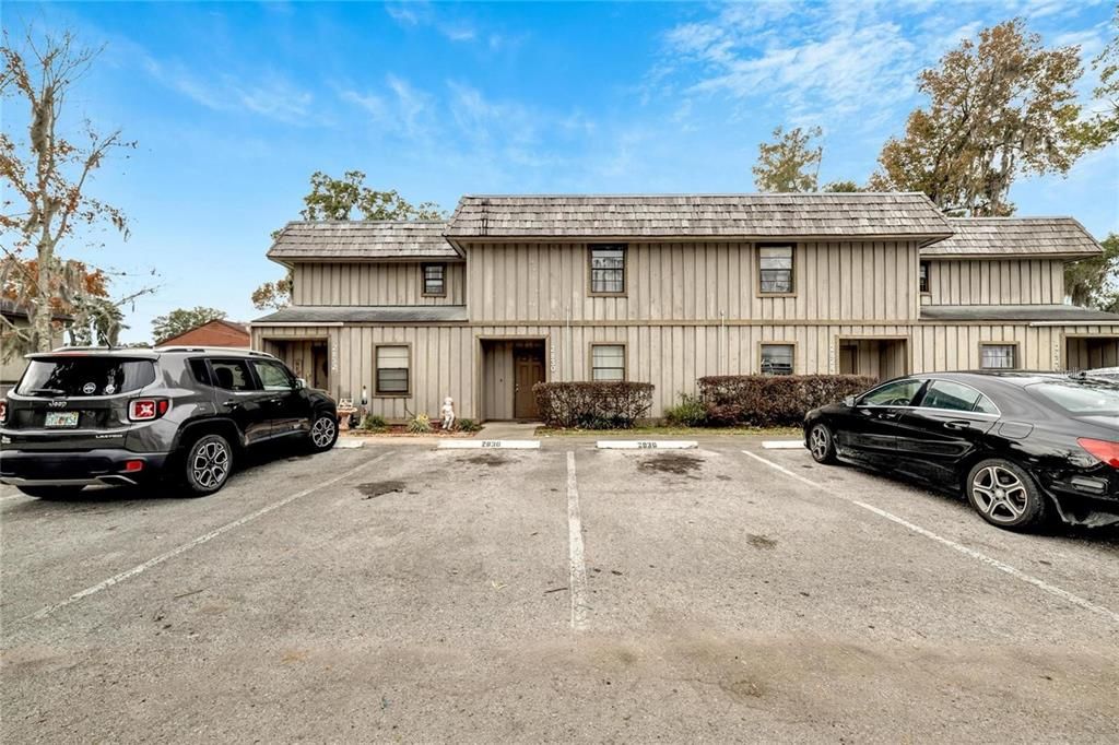 Active With Contract: $575,000 (10 beds, 8 baths, 5514 Square Feet)