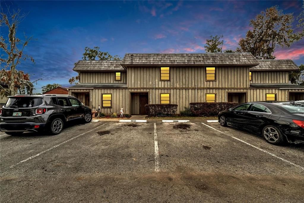 Active With Contract: $575,000 (10 beds, 8 baths, 5514 Square Feet)