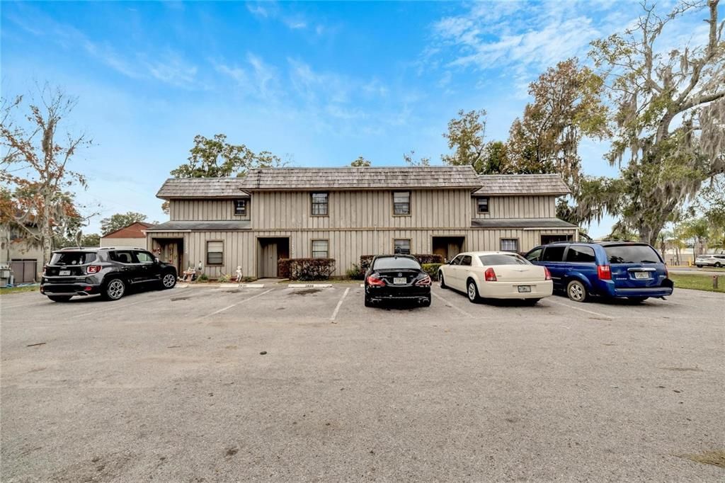 Active With Contract: $575,000 (10 beds, 8 baths, 5514 Square Feet)