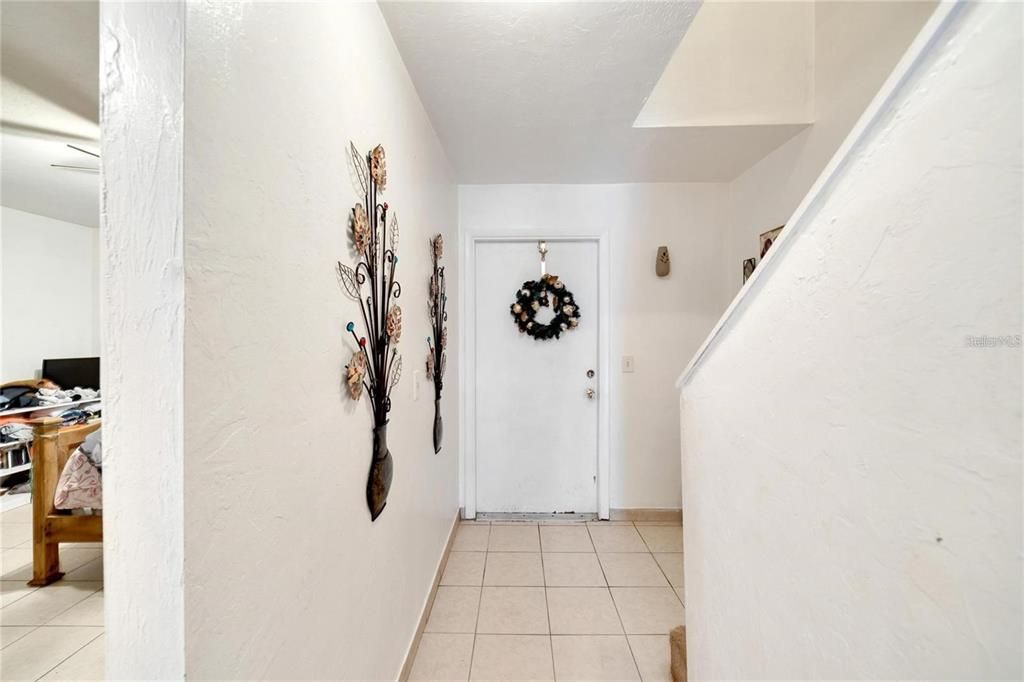 Active With Contract: $575,000 (10 beds, 8 baths, 5514 Square Feet)