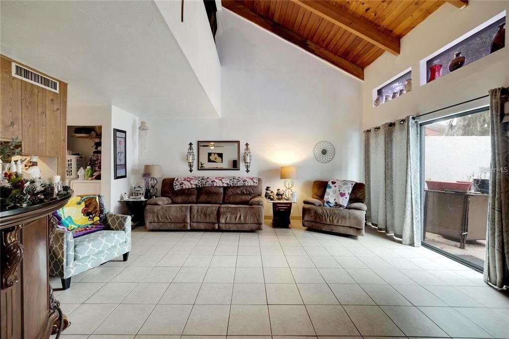 Active With Contract: $575,000 (10 beds, 0 baths, 5514 Square Feet)