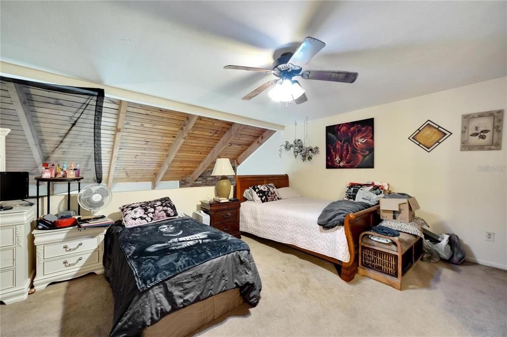 Active With Contract: $575,000 (10 beds, 0 baths, 5514 Square Feet)