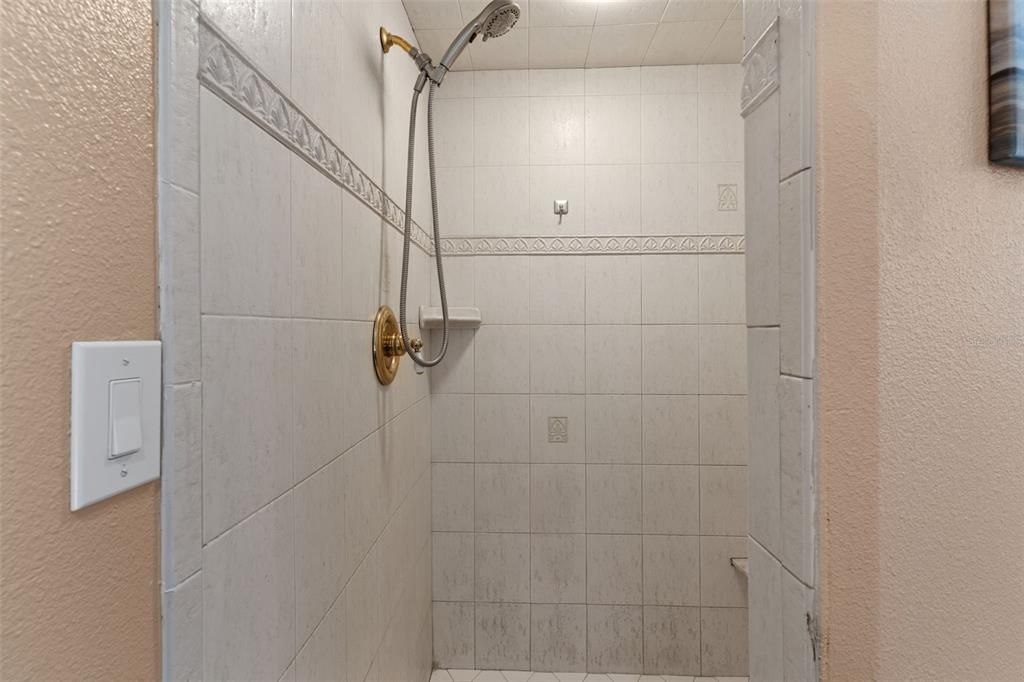 На продажу: $450,000 (3 спален, 2 ванн, 2033 Квадратных фут)