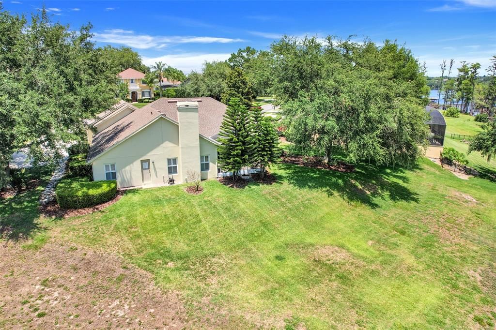 Activo con contrato: $930,000 (4 camas, 3 baños, 3178 Pies cuadrados)