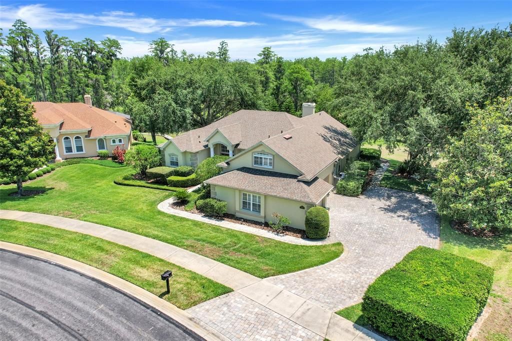 Activo con contrato: $930,000 (4 camas, 3 baños, 3178 Pies cuadrados)