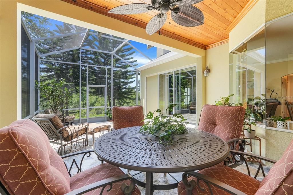 Activo con contrato: $930,000 (4 camas, 3 baños, 3178 Pies cuadrados)