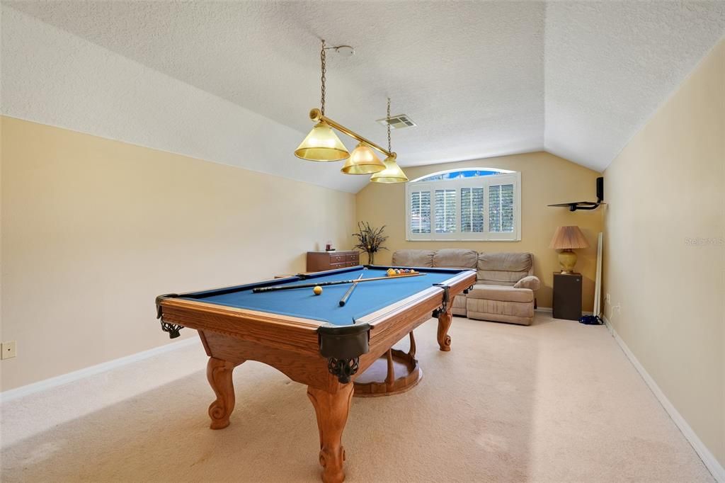 Activo con contrato: $930,000 (4 camas, 3 baños, 3178 Pies cuadrados)